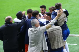 Μόνο ΕΝΑΣ με Κωστένογλου!