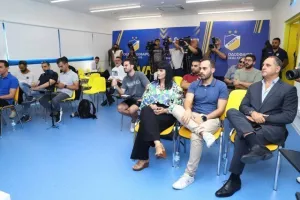 ΒΙΝΤΕΟ/Η δημοσιογραφική του ΑΠΟΕΛ - Όλα για τα νέα διαρκείας