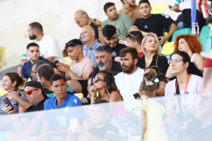 Φωτορεπορτάζ/ Ο κόσμος στην ΑΡΕΝΑ για την Εθνική μας 
