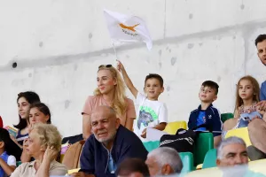 Φωτορεπορτάζ/ Ο κόσμος στην ΑΡΕΝΑ για την Εθνική μας 