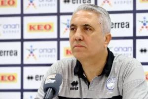 Κωστένογλου: "Πρέπει να δείξουμε σημάδια βελτίωσης"