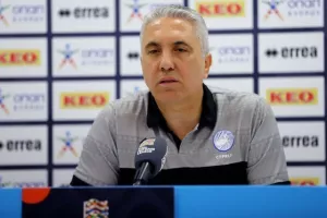 Κωστένογλου: "Πρέπει να δείξουμε σημάδια βελτίωσης"
