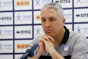 Κωστένογλου: "Πρέπει να δείξουμε σημάδια βελτίωσης"