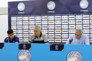 Κωστένογλου: "Πρέπει να δείξουμε σημάδια βελτίωσης"