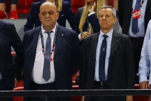 Ελλάδα - Κύπρος: Ήττα... με κάτω τα χέρια (φώτος)