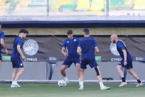 (Φώτος-βίντεο/kerkida) Η προπόνηση της Εθνικής στην "Αρένα" 