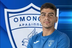 Ανανέωσε για τρία χρόνια!