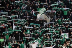 "Μεγαλώνεις τριφυλλάρα, όσα χρόνια κι’ αν περάσουν ο ΛΑΟΣ θα είναι αιώνια στο πλευρό σου"!