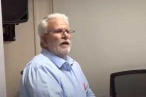 Πάπουτσος: "Θα είμαστε εδώ για να στηρίζουμε τους νέους/Ναι στους Κύπριους διαιτητές" (Βίντεο)