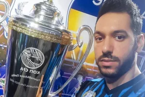 Με την κούπα ο Κωνσταντίνος!