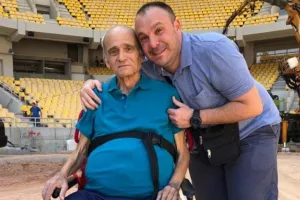 «Έφυγε» από τη ζωή ο οπαδός της ΑΕΚ που είχε πάει με ασθενοφόρο να δει την «Αγιά-Σοφιά»