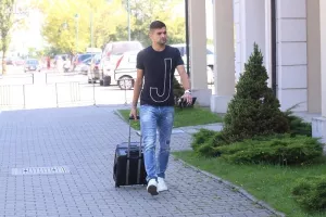 Τον περιμένουν/ΑΠΟΕΛ