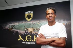 Το πρώτο μήνυμα του Άλβες: «Να κάνουμε την ΑΕΚ να πετύχει ξανά»