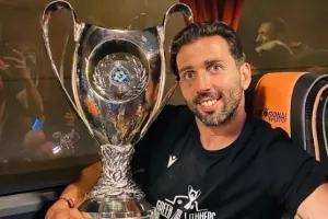 Έρχεται με 5 τίτλους και ως μια προσωπικότητα για το "νέο" ΑΠΟΕΛ