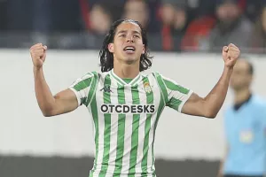Η Mundo Deportivo εμπλέκει την ΑΕΚ με τον Λαΐνες