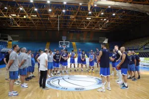 Με 16 παίκτες η Εθνική στη Λάρισα, «μέσα» ο Κώστας Αντετοκούνμπο