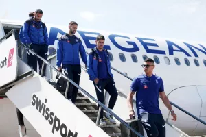 Εθνική Ελλάδας: Προσγειώθηκε στο Μπέλφαστ