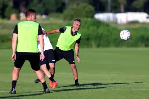 Φιλικό επιπέδου στον Άρη με... Κουράνι εν δράσει! (Φώτος)