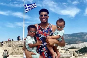 Με την φαμίλια Ακρόπολη! 