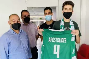Ρίγη συγκίνησης σκόρπισε η Ομόνοια – Υπέγραψε τον μαχητή της ζωής Αποστολίδη