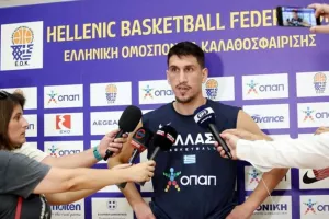 Λαρεντζάκης: «Είμαστε έτοιμοι, αν είμαστε συγκεντρωμένοι δεν θα έχουμε πρόβλημα»