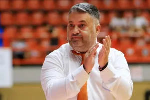 Γιατράς: “Συγχαρητήρια στον κόσμο της Λάρισας”