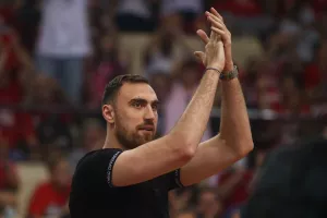 "Ο Ολυμπιακός θα ασχοληθεί με τον Μιλουτίνοβ"
