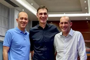 Στον Ολυμπιακό ο Μπαρτζώκας έως το 2025!
