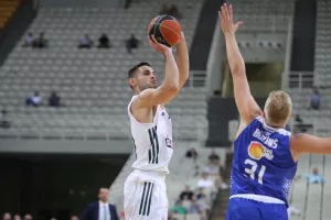Στη δωδεκάδα ο Παπαπέτρου για τον 5ο ημιτελικό με τη Λάρισα
