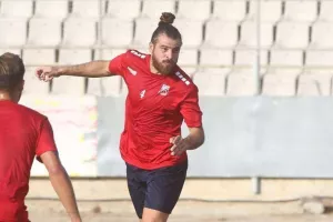 Έδωσε τα χέρια με Αλέξη Θεοχάρους 
