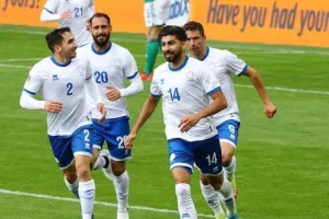 Την... άρπαξε