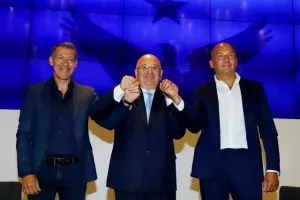 ΕΡΧΟΝΤΑΙ ΝΕΑ...