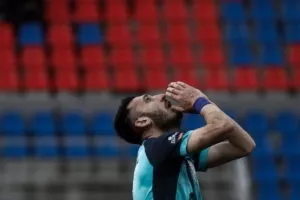Στέλνουν στην Κύπρο τον Μπαξεβάνο! 