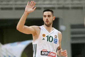 Κρίσιμο 24ωρο για Παπαπέτρου, προτάσεις από δύο ομάδες
