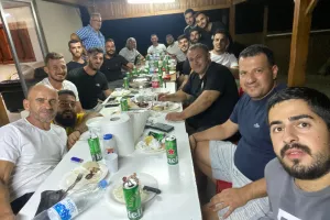Οικογενειακή βραδιά... by Aετός Αγγλισίδων (φώτος)