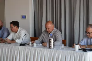 Ανανέωση... εντολής για τα επόμενα 2 χρόνια (φώτος)