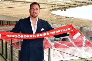 Παρουσιάστηκε!