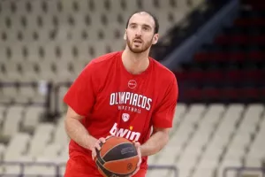 Κλείνει στους Λάιονς του Λονδίνου ο Κώστας Κουφός!