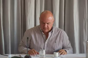 Ανανέωση... εντολής για τα επόμενα 2 χρόνια (φώτος)
