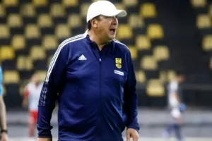 Μπούργος: «Το μυαλό μας στην Γκόμελ και όχι στην Μακάμπι»
