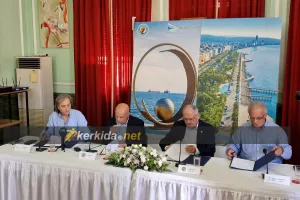 Έπεσαν... οι υπογραφές (φώτος)