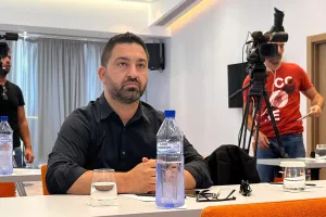 Προσεκτικά/ΑΕΛ