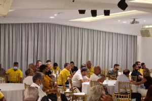 Μαζική προσέλευση/ΑΕΛ