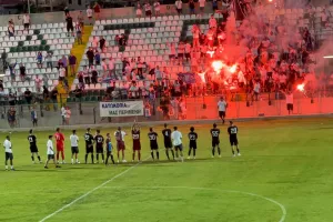 Aπόλλων: Koρύφωση... στο τέλος, σύνθημα τίτλου από "Φυγάδες"! (βίντεο/φώτος)