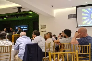 Μαζική προσέλευση/ΑΕΛ
