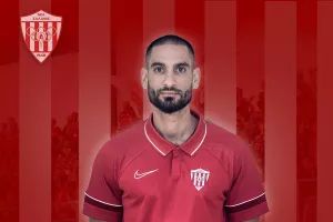 Ανανέωσε με τους ερυθρόλευκους