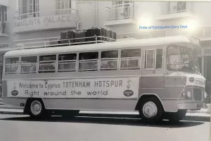 Ιστορική φώτο/Λεωφορείο Τότεναμ στην Αμμόχωστο 