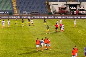 Μπότεφ-ΑΠΟΕΛ: Aνώτερος, 'άσφαιρος', αλλά μπορεί να προκριθεί στο ΓΣΠ! (φώτος)