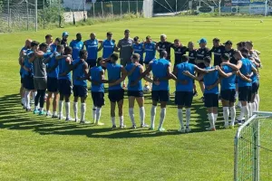 (ΦΩΤΟΣ/Απόλλων) Ασκήσεις σε μικρούς χώρους, ατομικό για τρεις 