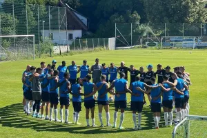 (ΦΩΤΟΣ/Απόλλων) Ασκήσεις σε μικρούς χώρους, ατομικό για τρεις 